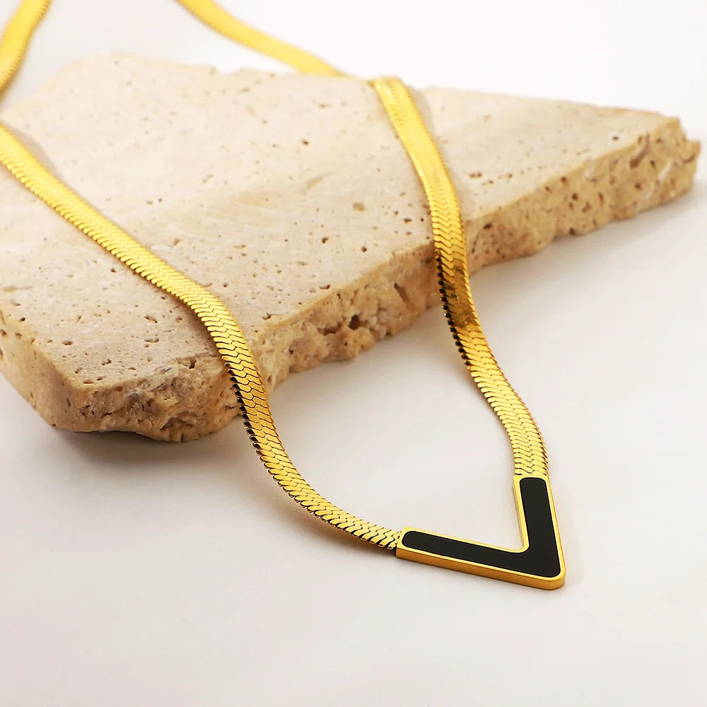 Noirelle Necklace