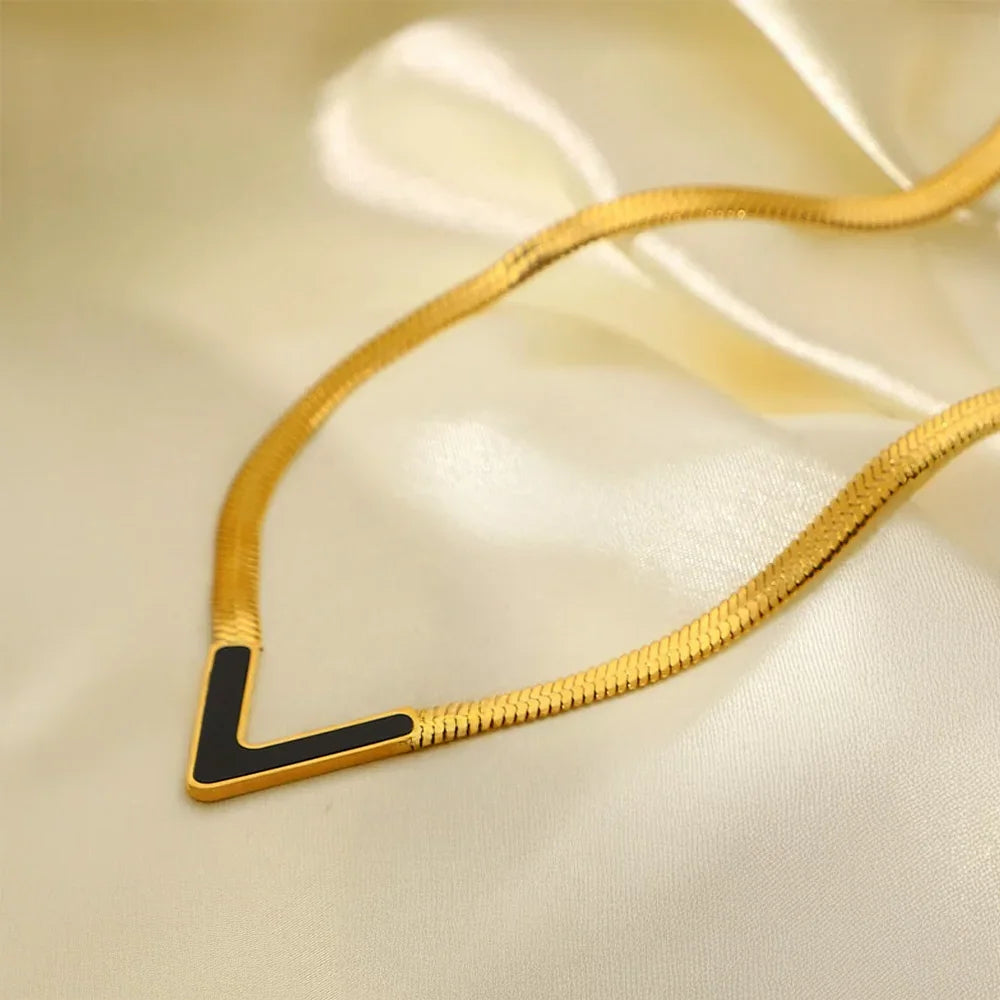 Noirelle Necklace