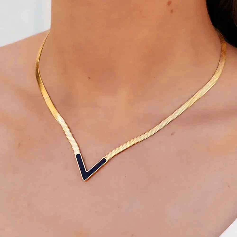Noirelle Necklace